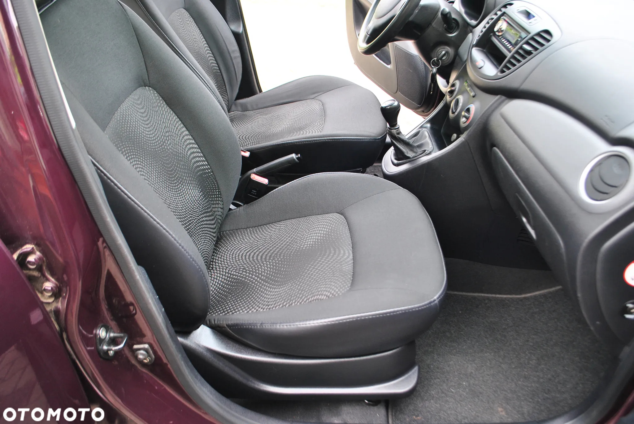 Hyundai i10 1.1 FIFA WM Edition - 21