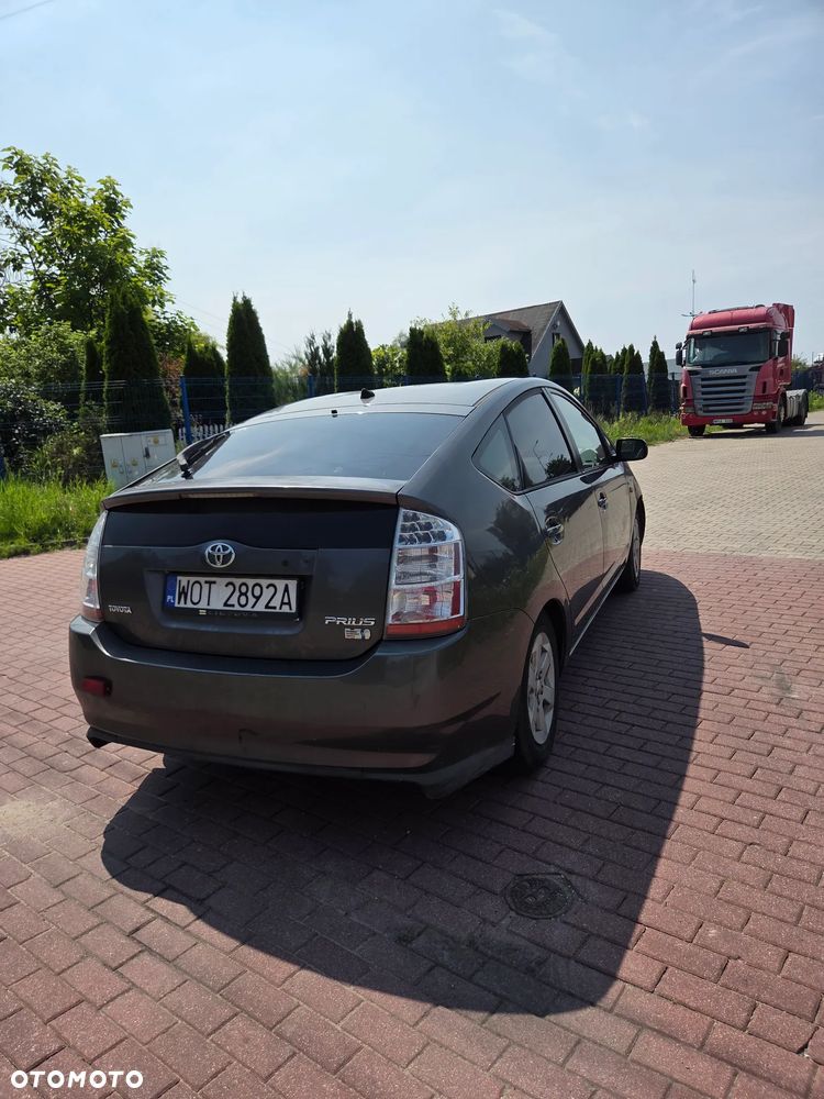 Toyota Prius - 3