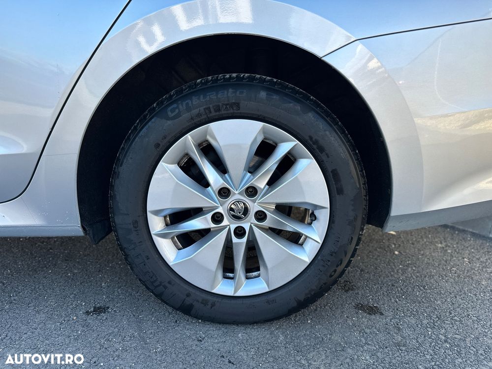 Skoda Octavia Combi 2.0 TDI Style - 6