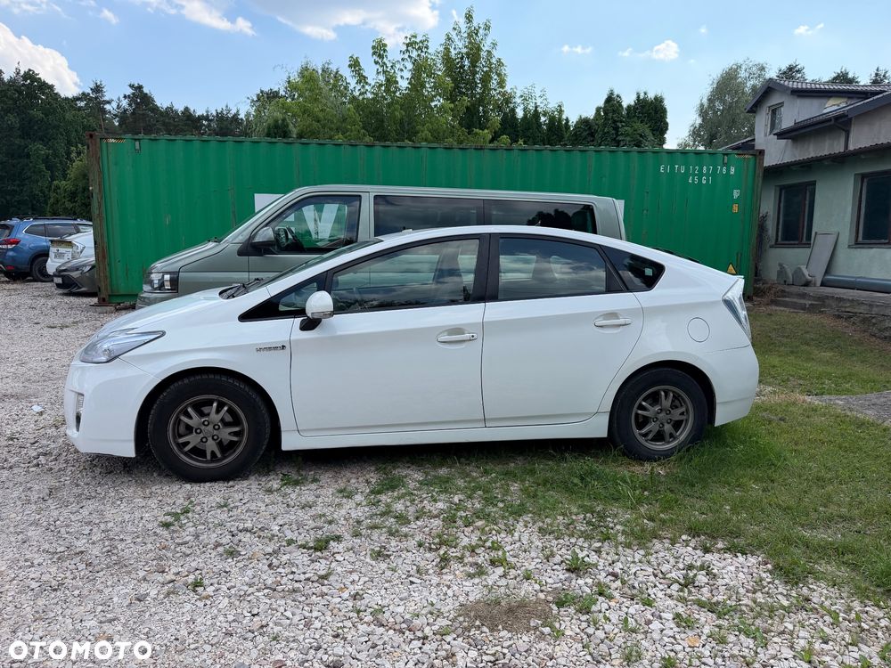 Toyota Prius - 4