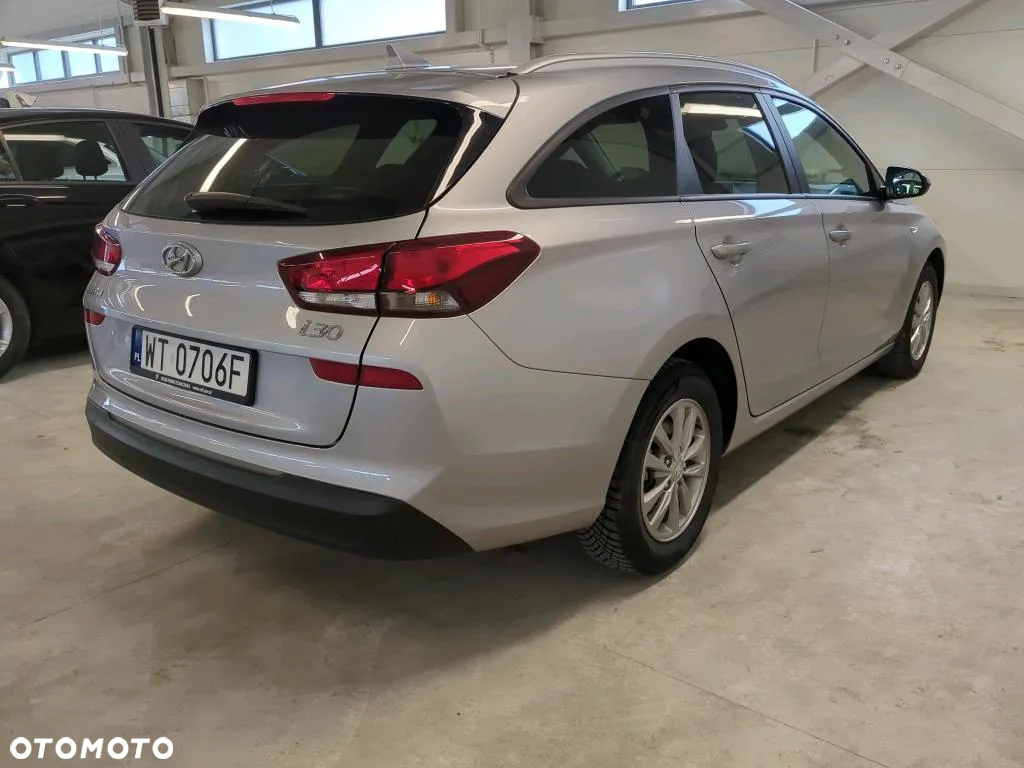 Hyundai i30 1.5 DPI Classic + - 3