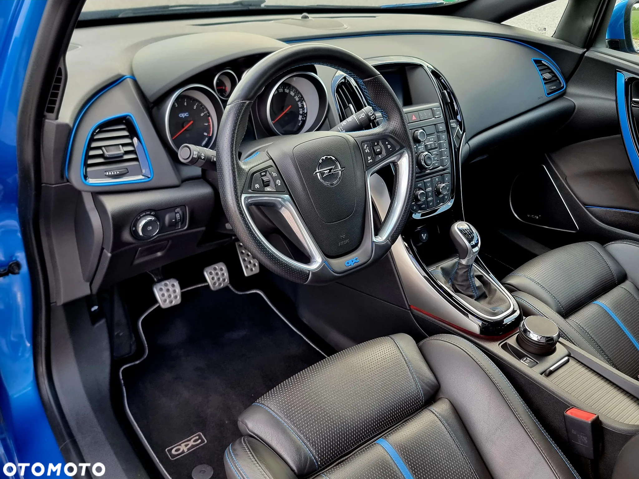 Opel Astra IV GTC OPC - 14