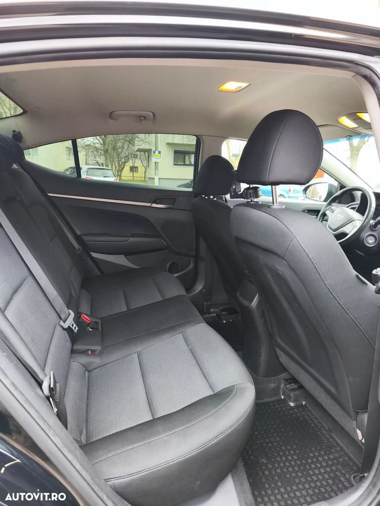 Hyundai Elantra ver-1-6-mpi-comfort - 12