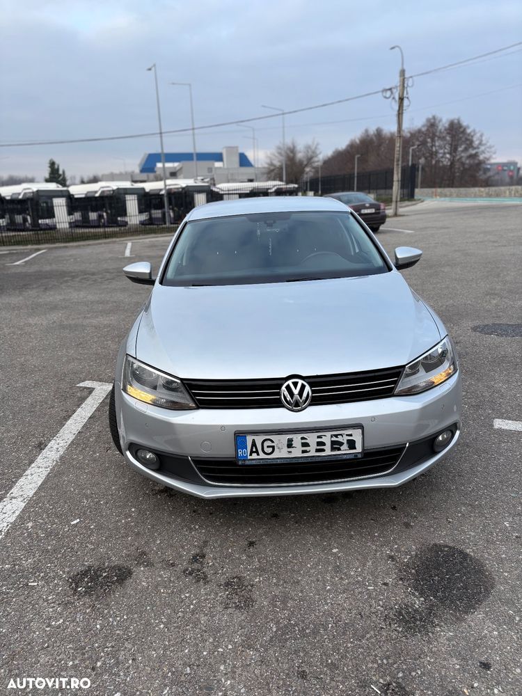 Volkswagen Jetta 2.0 TDI Life - 5