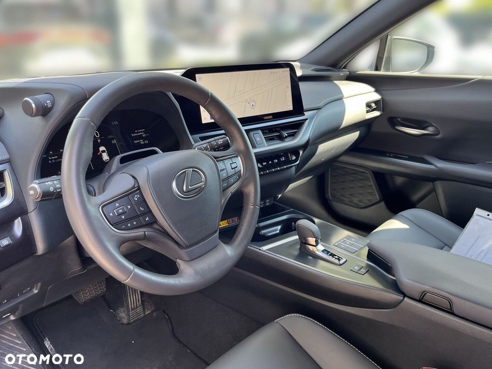 Lexus UX 300h F Sport Design - 5