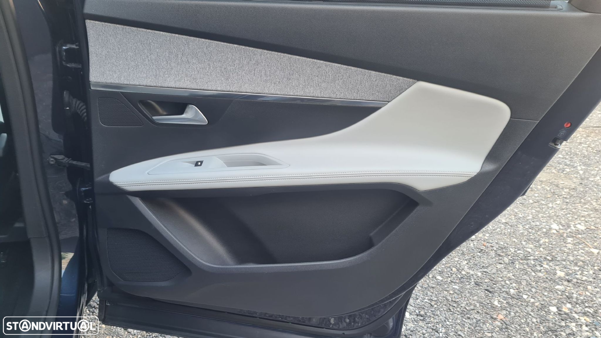Peugeot 5008 1.5 BlueHDi Allure EAT8 - 51