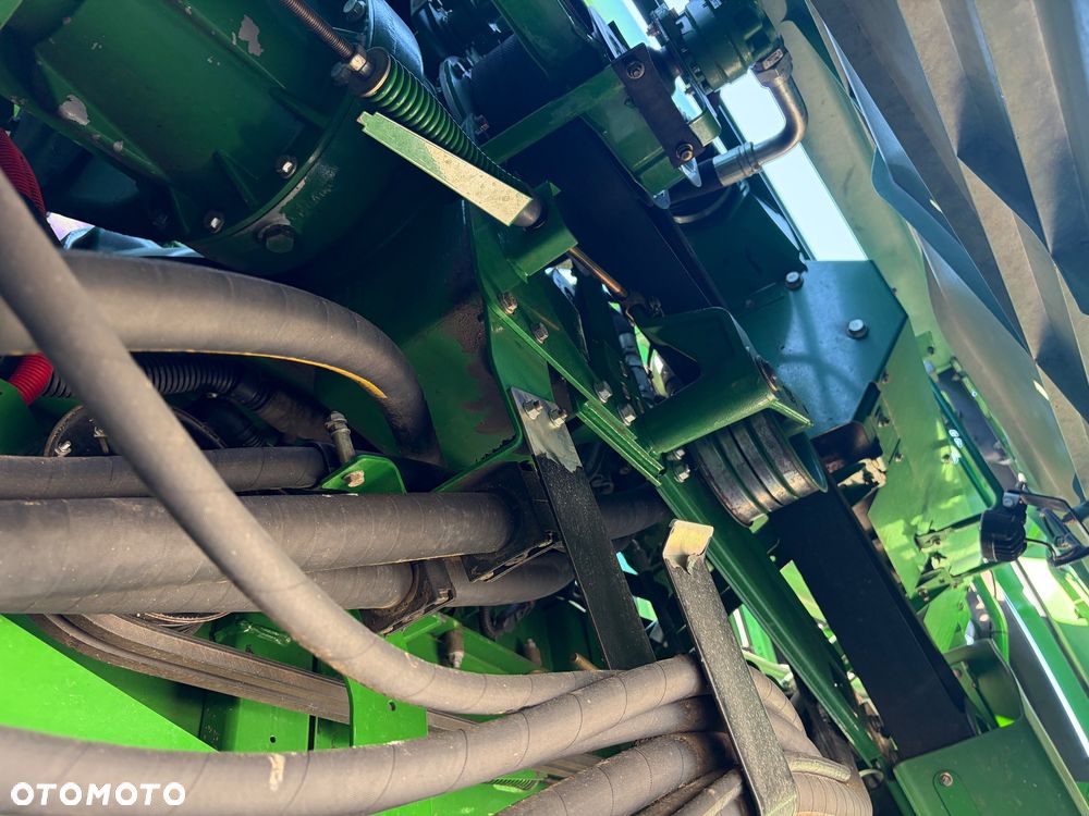John Deere S680i - 36