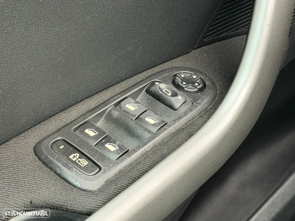 peugeot 308-sw ver-1-6-hdi-premium-cvm6 - 15