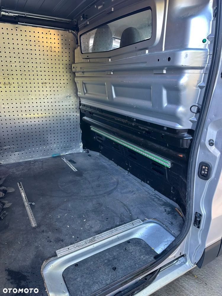 Renault Trafic - 14