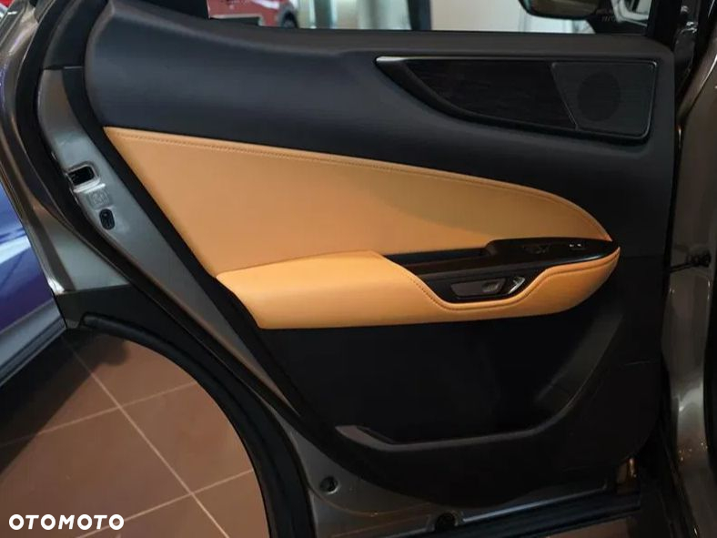 Lexus NX 450h+ Prestige AWD - 8