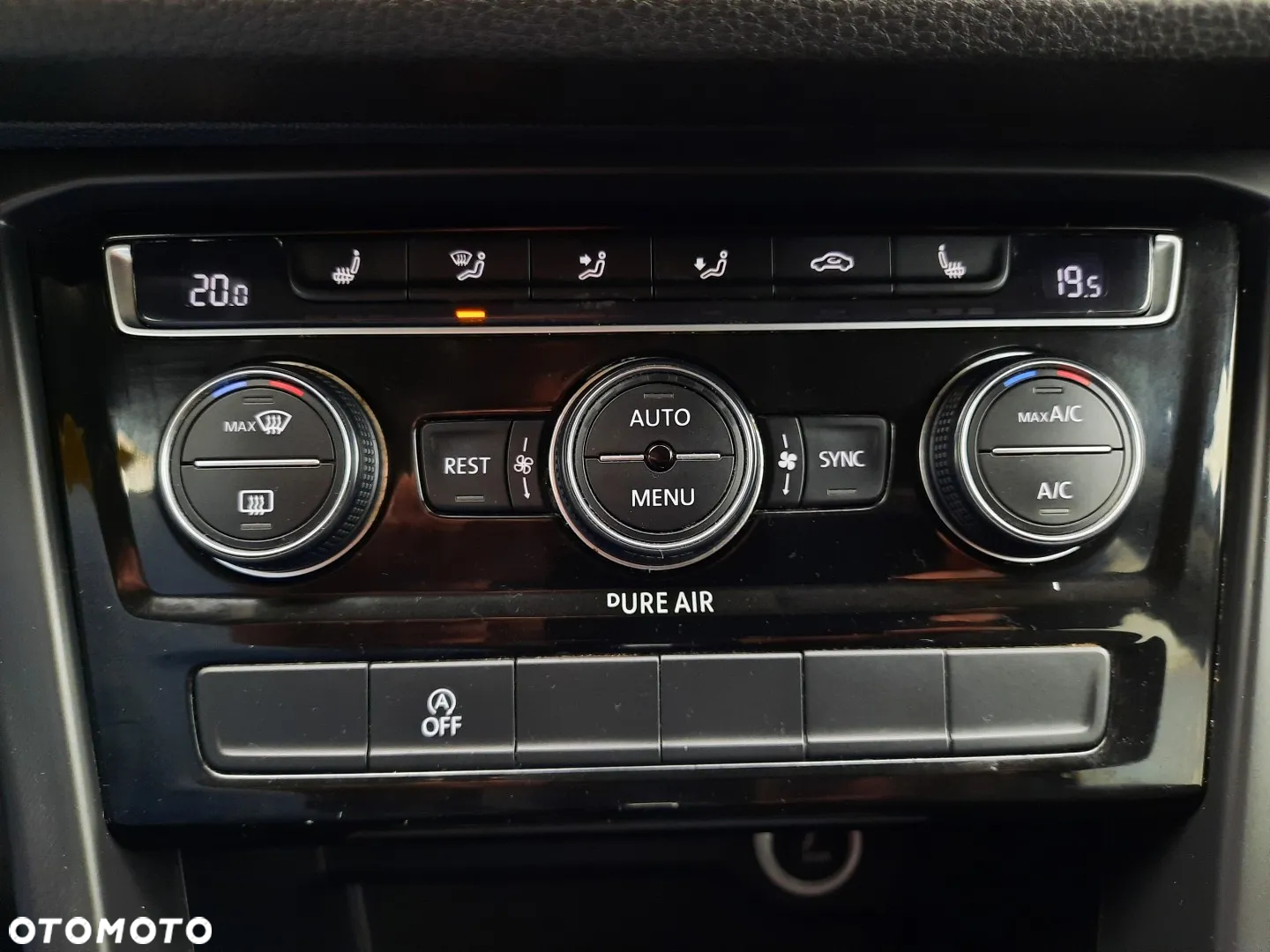 Volkswagen Touran 1.6 TDI SCR BlueMotion Technology DSG Trendline - 34