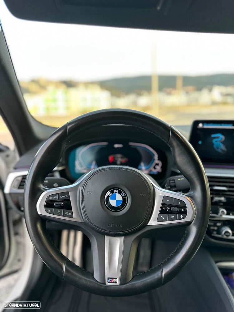 BMW 530 e Pack Desportivo M - 6