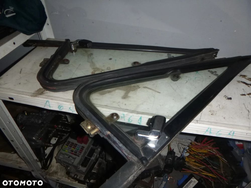 SZYBKA TRÓJKĄTNA UCHYLNA VW LT 1 77-95 - 2
