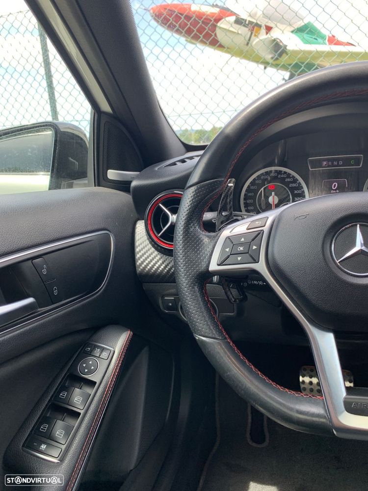 Mercedes-Benz A 45 AMG 4-Matic - 32