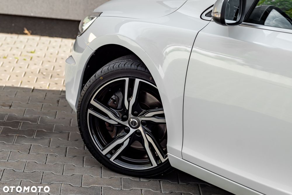 Volvo V40 D2 Geartronic RDesign - 16