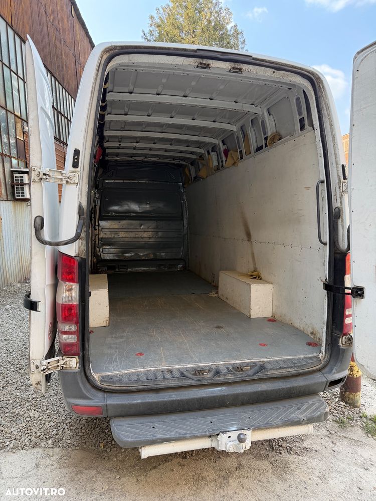 Mercedes-Benz Sprinter - 10