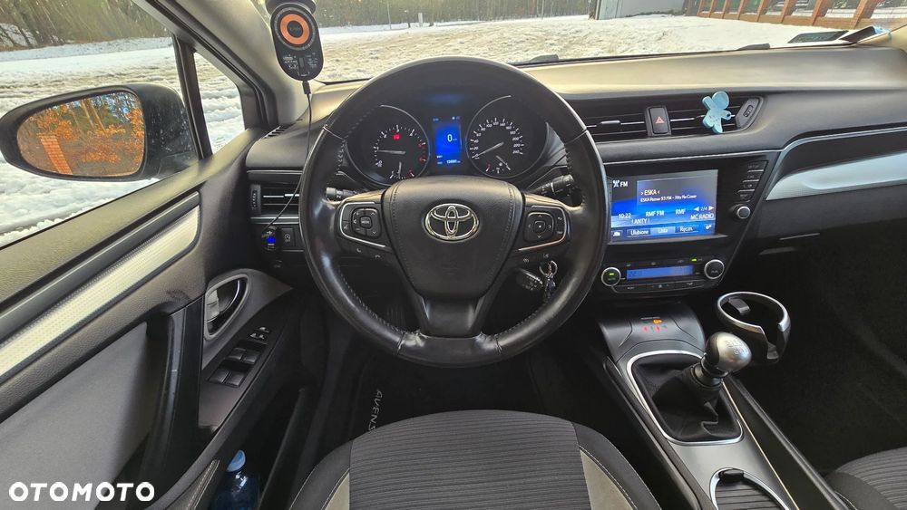 Toyota Avensis 2.0 D-4D Premium - 11