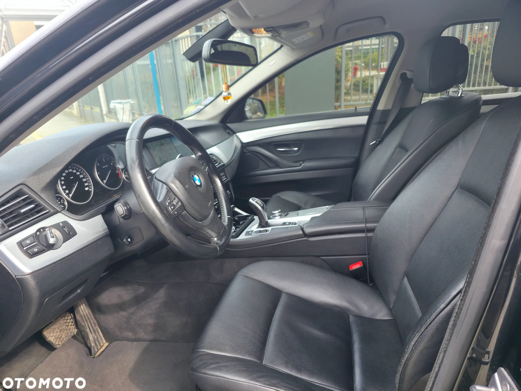 BMW Seria 5 520d Luxury Line - 13