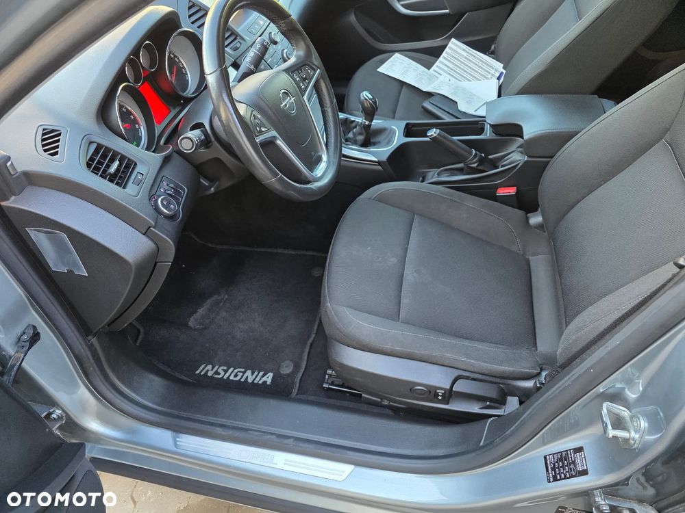 Opel Insignia - 12