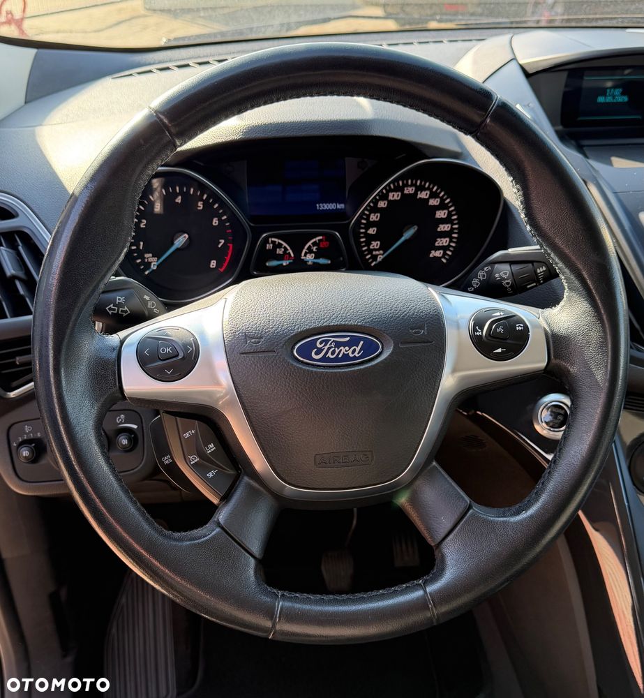 Ford Kuga 1.5 EcoBoost 2x4 Titanium - 19