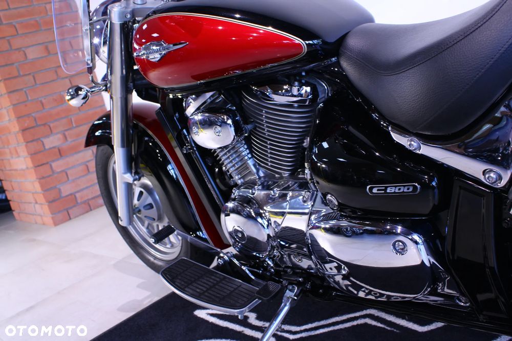 Suzuki Intruder - 23