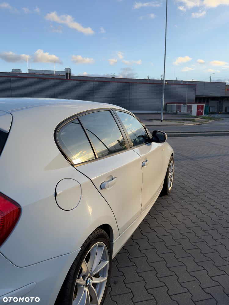 BMW Seria 1 120d DPF Edition Sport - 9