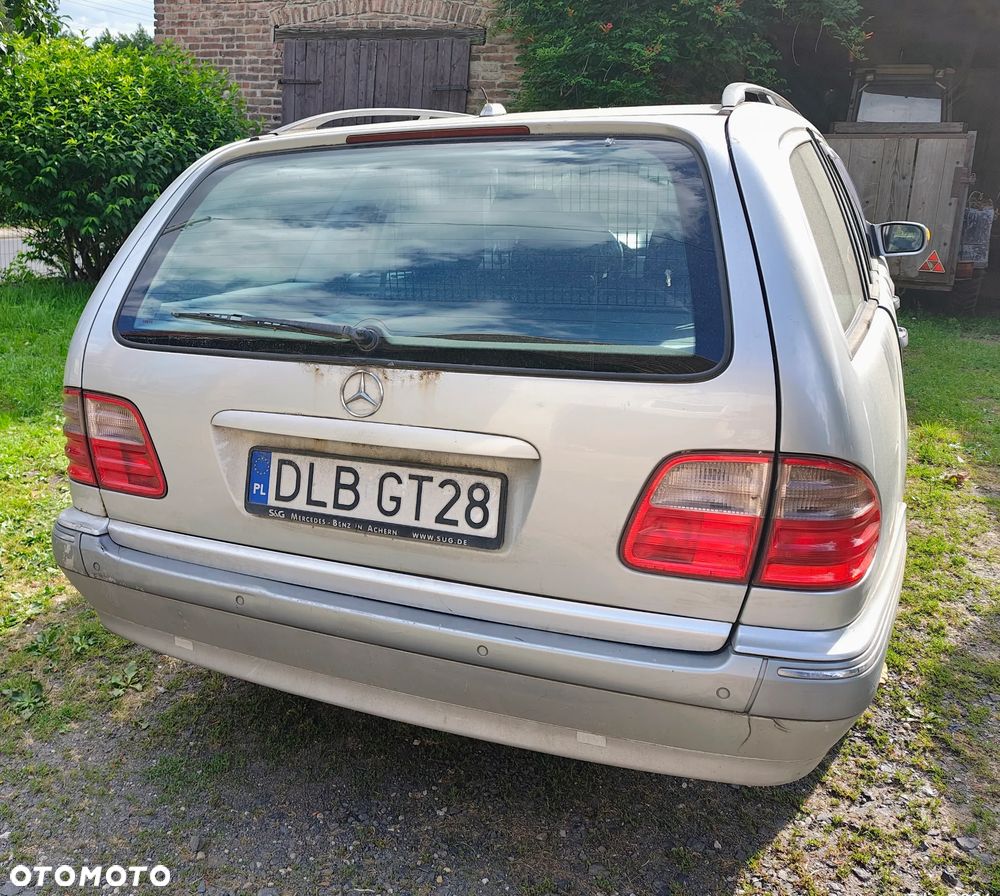 Mercedes-Benz Klasa E 320 T CDI Avantgarde - 4
