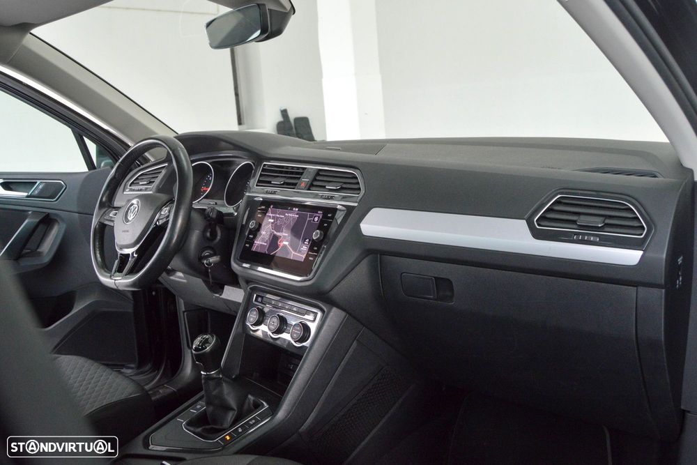 VW Tiguan 1.6 TDI Confortline - 10