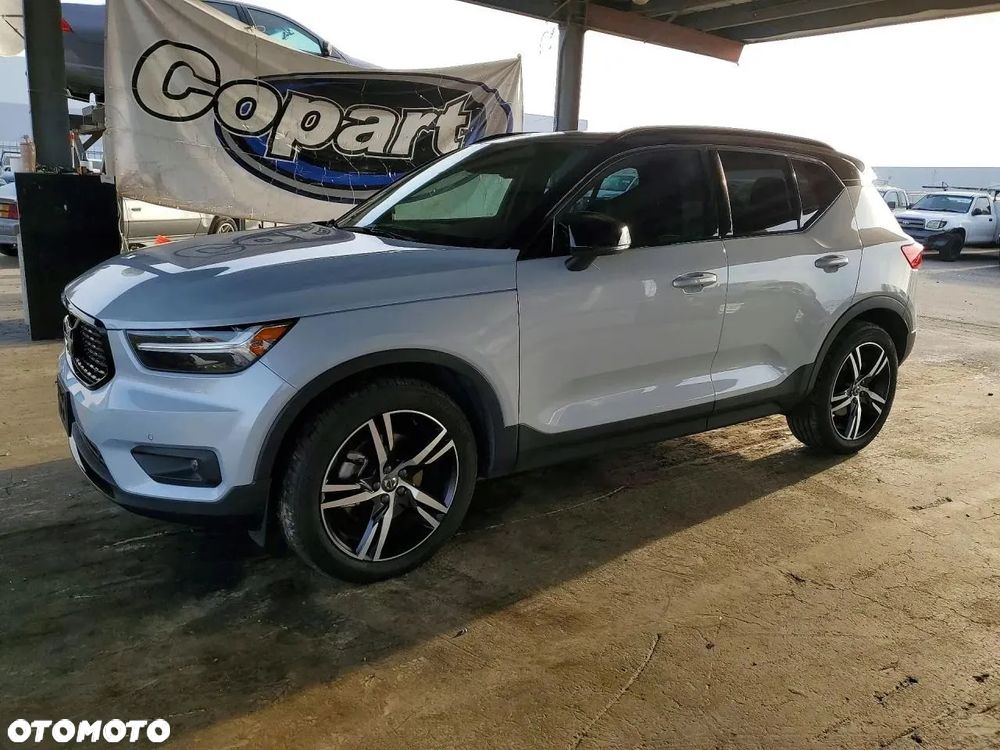 Volvo XC 40 T5 AWD Geartronic R-Design - 2