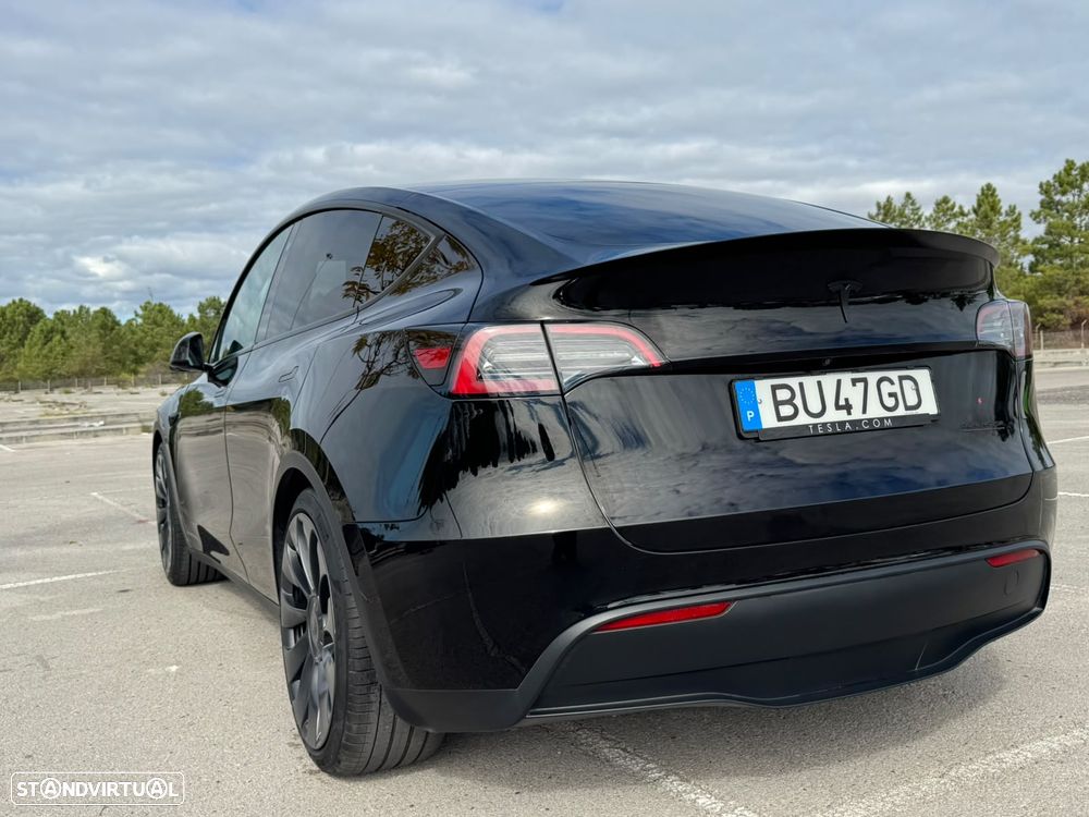 Tesla Model Y Performance Dual Motor AWD - 2