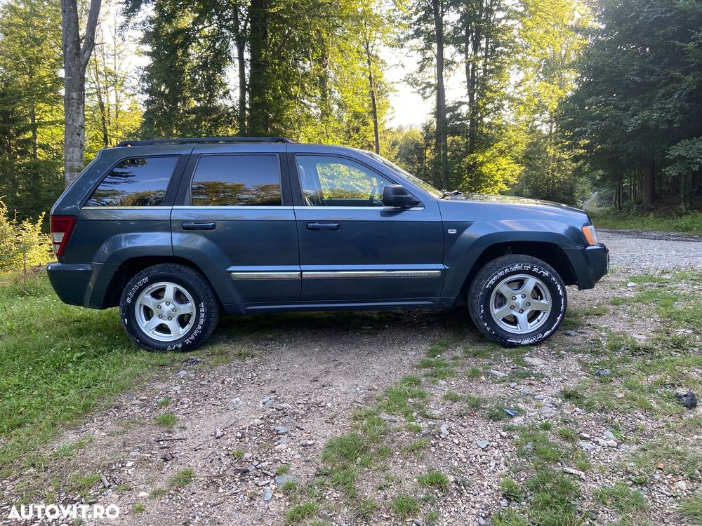 Jeep Grand Cherokee - 12