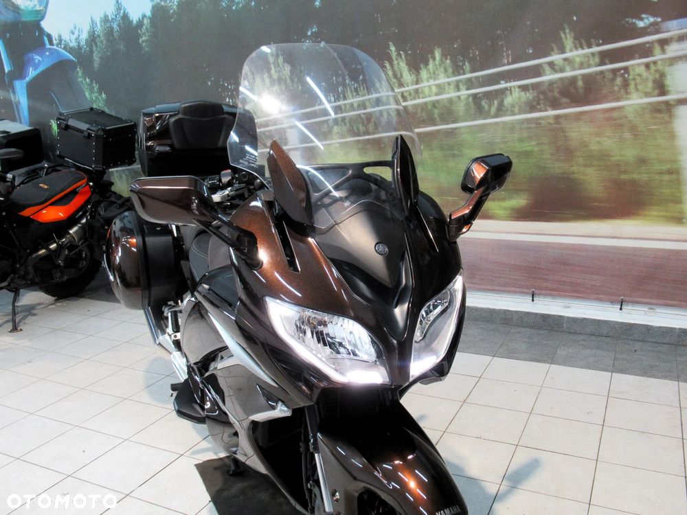 Yamaha FJR - 8