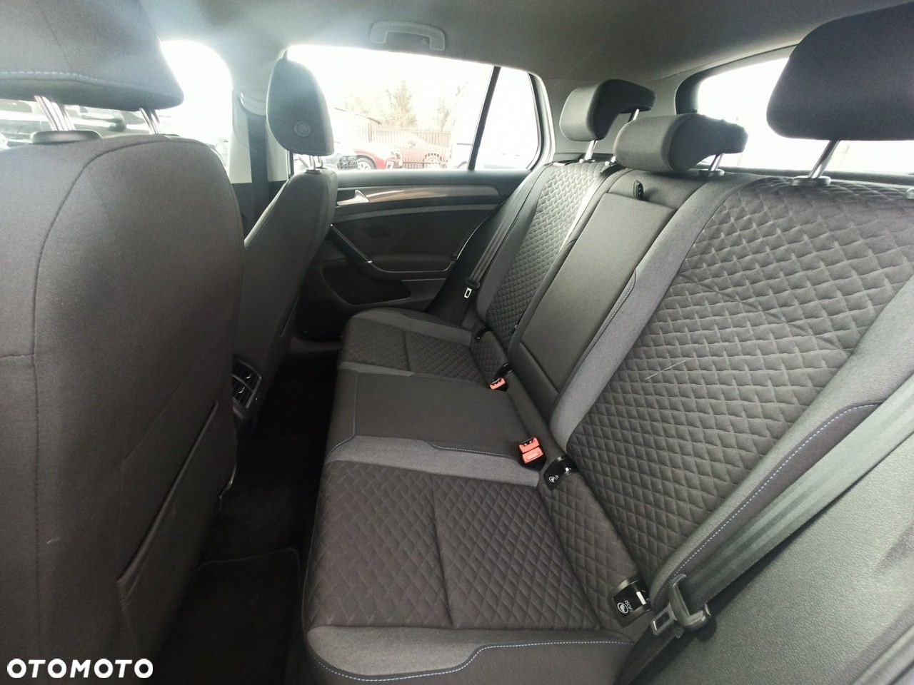 Volkswagen Golf 1.0 TSI OPF Comfortline - 8