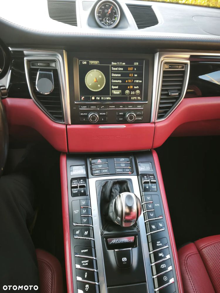 Porsche Macan Turbo PDK - 24