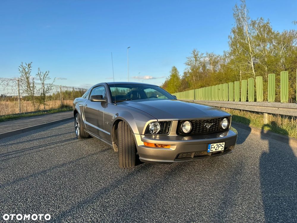 Ford Mustang - 1