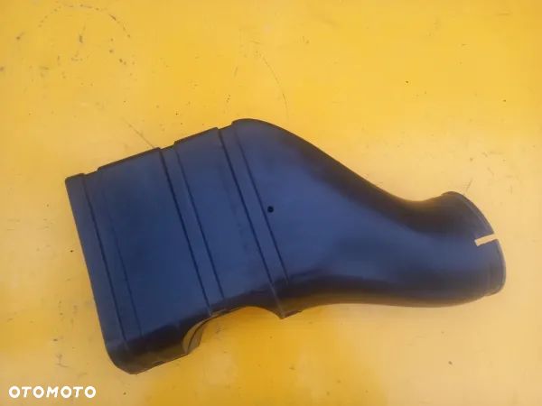 Wlot filtra powietrza guma Case Maxxum 140 - 1
