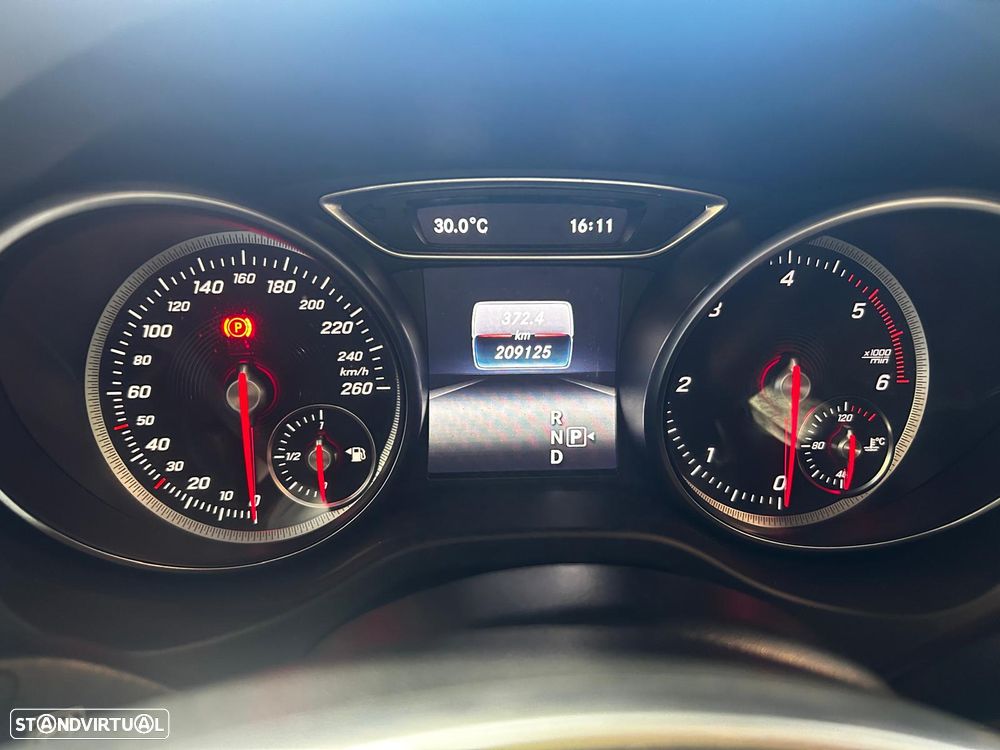 Mercedes-Benz CLA 220 d 7G-DCT AMG Line - 22