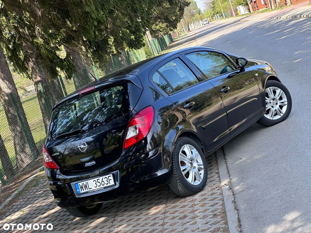Opel Corsa 1.2 16V Essentia - 8