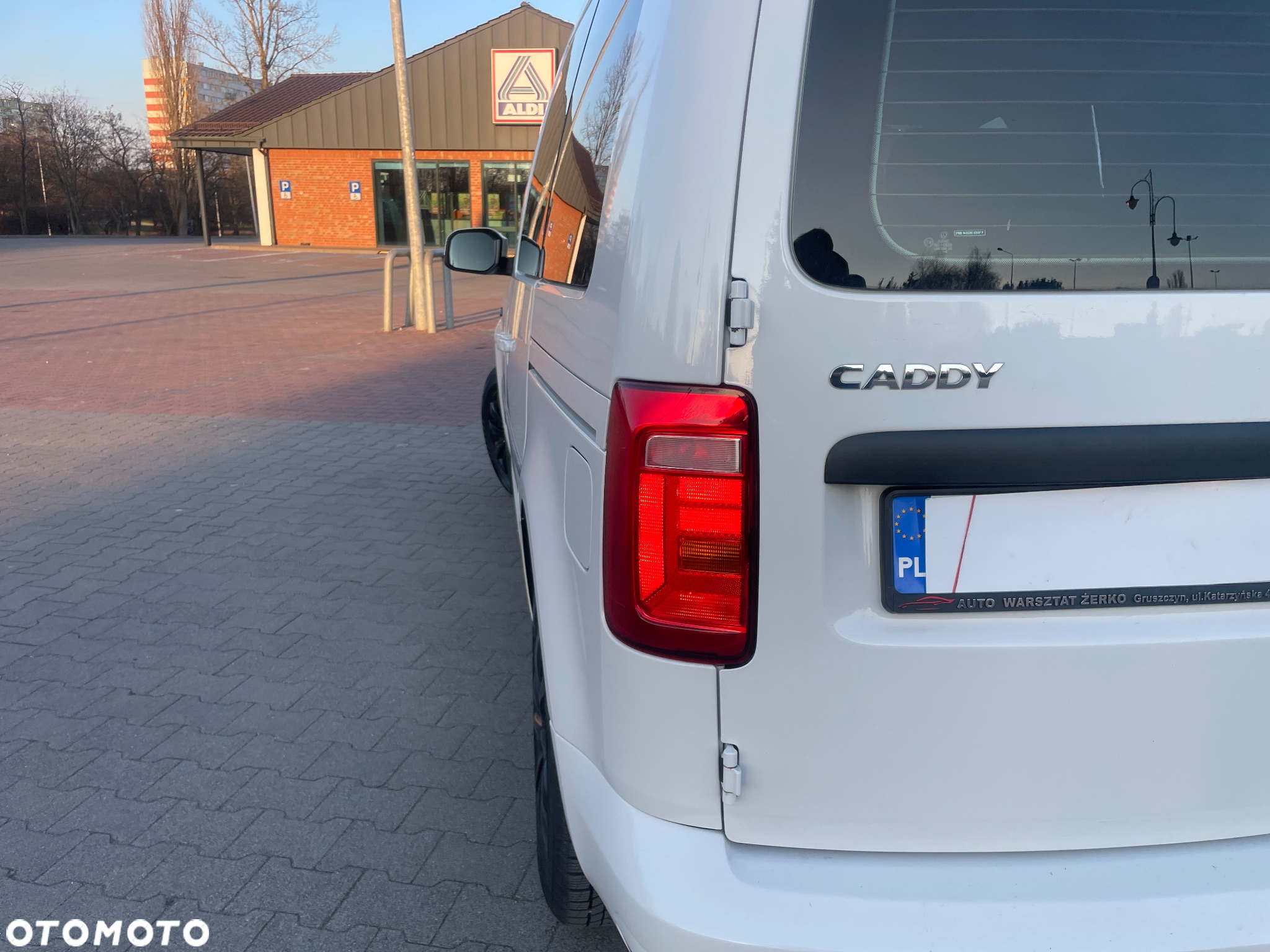 Volkswagen Caddy 2.0 TDI (5-Si.) Trendline Blue Motion - 14