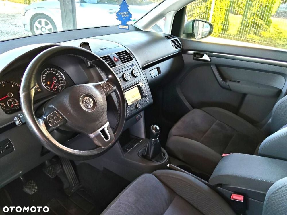 Volkswagen Touran - 5