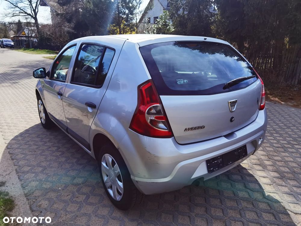 Dacia Sandero 1.2 16V 75 Celebration - 4