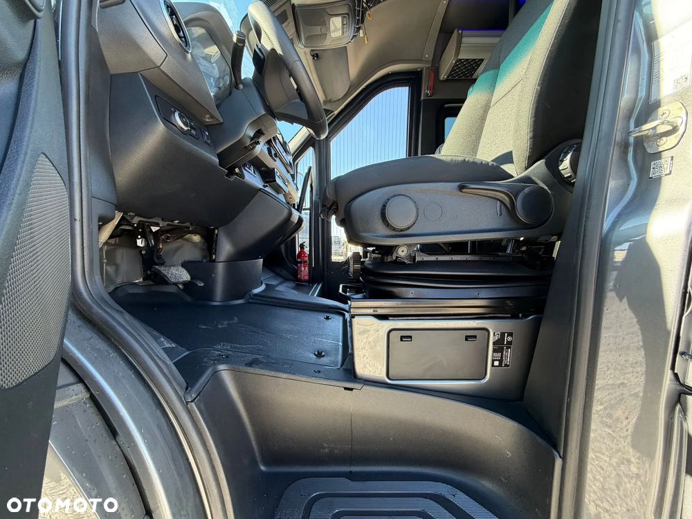 Mercedes-Benz Sprinter 519 - 17