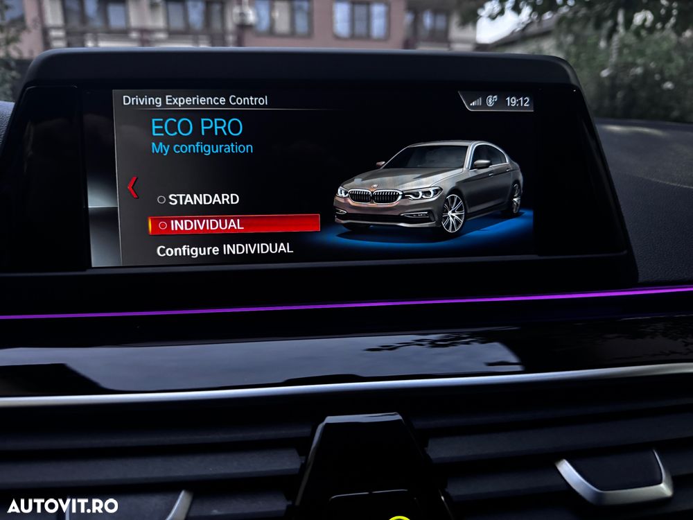 BMW Seria 5 520d xDrive AT - 28
