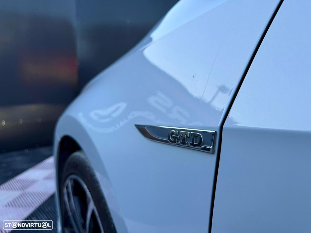 VW Golf 2.0 TDI GTD DSG - 23