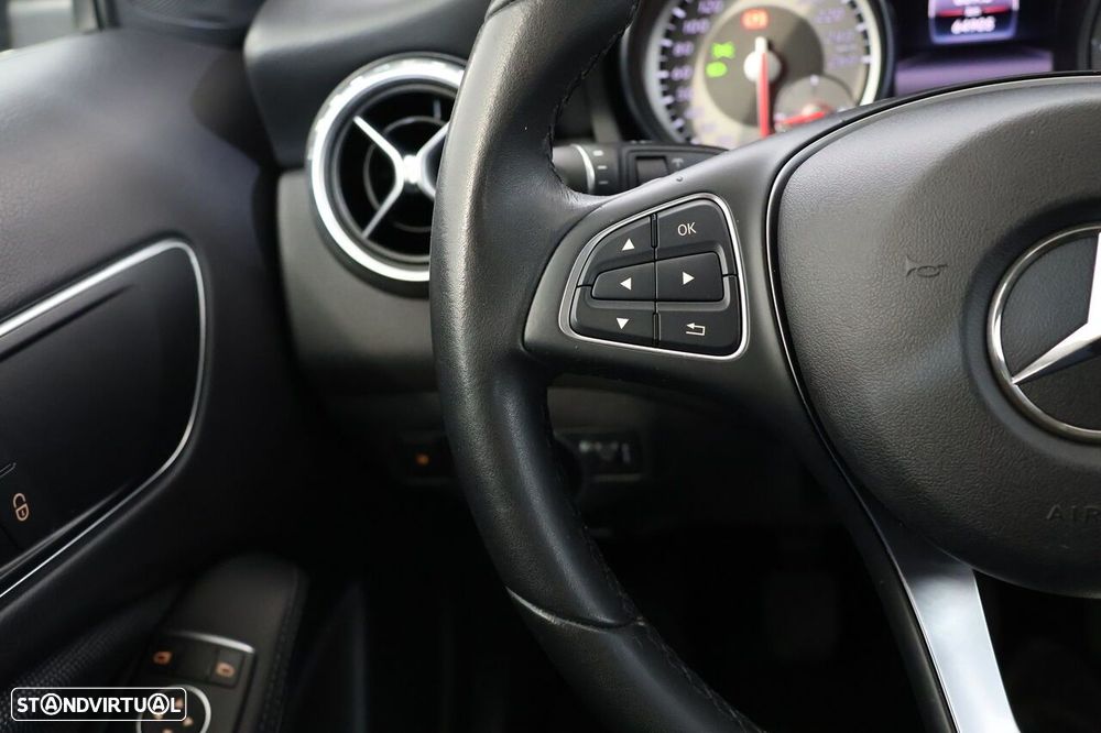 Mercedes-Benz GLA 180 CDi - 12
