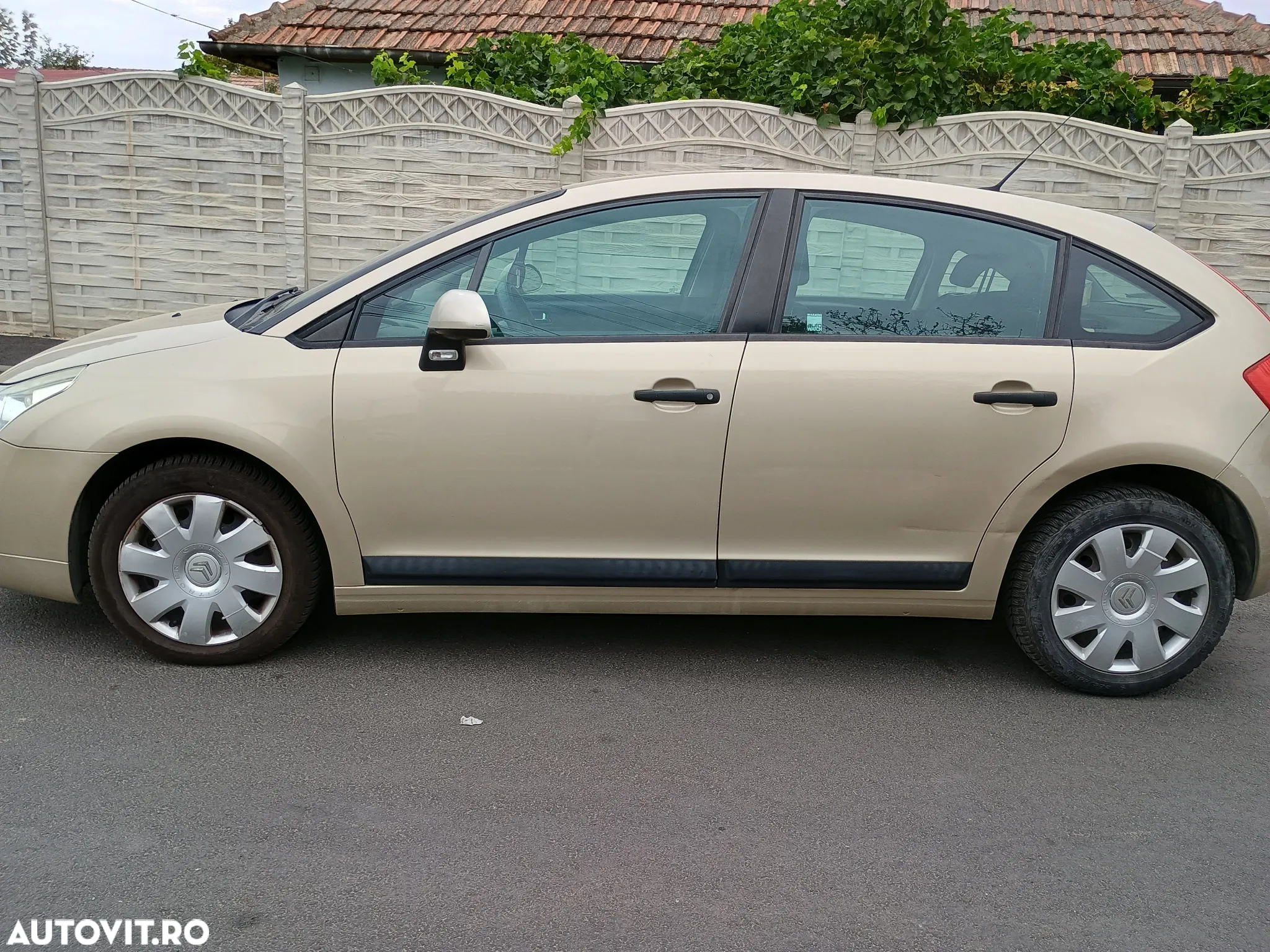 Citroën C4 1.6 HDi 16V X - 4