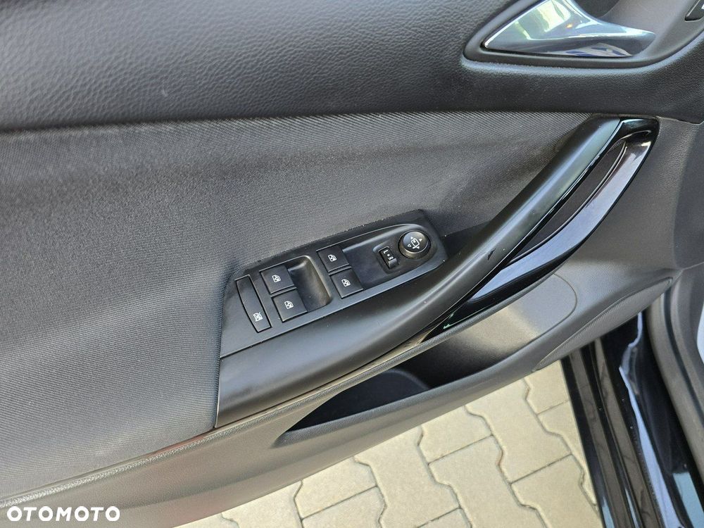 Opel Astra 1.4 Turbo Dynamic - 17