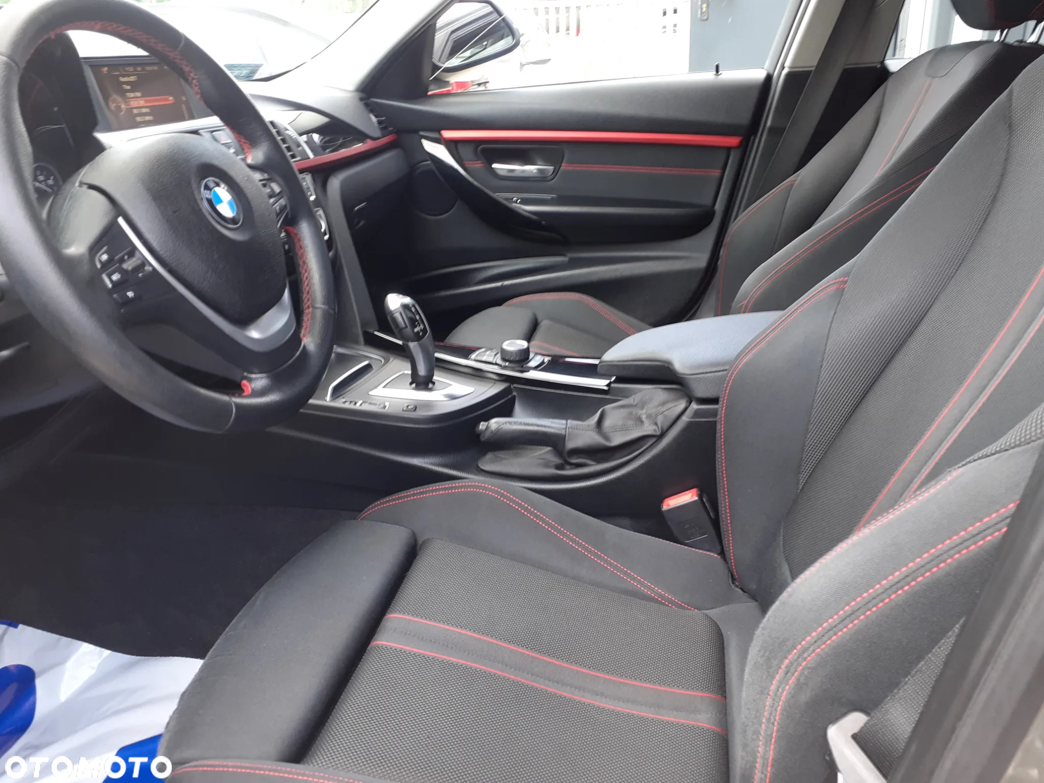 BMW Seria 3 320i xDrive - 18
