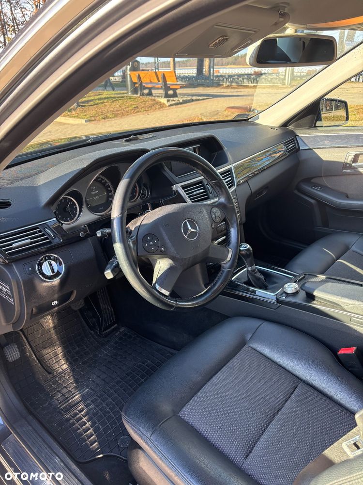 Mercedes-Benz Klasa E 200 CGI BlueEffICIENCY Avantgarde - 10