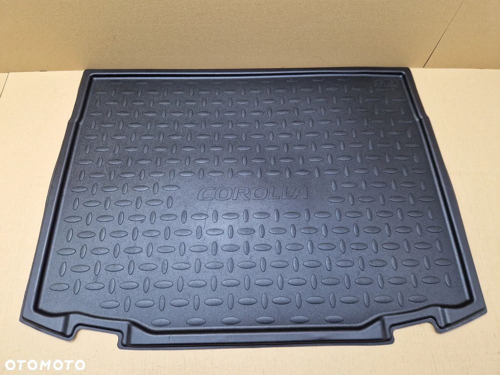 MATA WYKŁADZINA PODŁOGA BAGAŻNIKA TOYOTA COROLLA E21 - 1